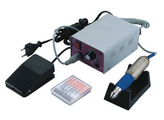 Léger poids plume forme électrique Nail Drill avec AC 100 - 240V 3,2 mm contrôle de vitesse Variable