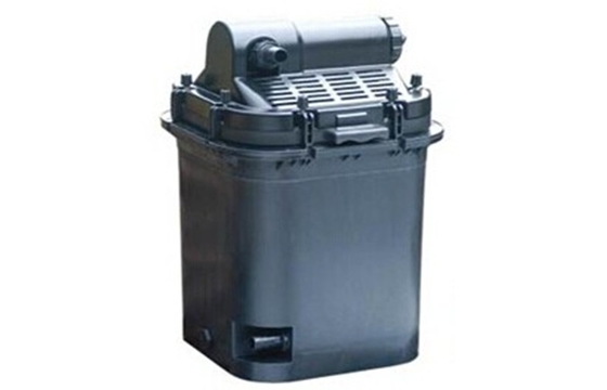 Le filtre biologique d'étang vertical avec la lampe UV pour 4m3 et 6m3 accumule 28L/43L