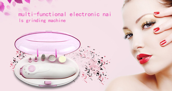Les mains et les pieds d'ongle d'art de nettoyage électrique de machine ont frappé le séchage de vernis à ongles