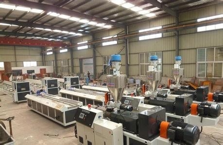 Machine en plastique d'extrusion de feuille de WPC, boudineuse à vis jumelle conique