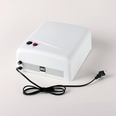 La conception portative 3 mois justifient la lampe 9w UV germicide des mains et des pieds