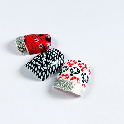 Clous sûrs de ruban faux/faux clous élégants semblants naturels pour des enfants