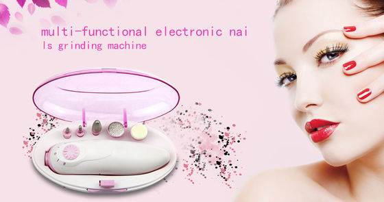 Les mains et les pieds d'ongle d'art de nettoyage électrique de machine ont frappé le séchage de vernis à ongles