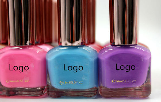 La marque de distributeur a adapté le vernis à ongles aux besoins du client, le vernis à ongles de gel de femmes 14ml