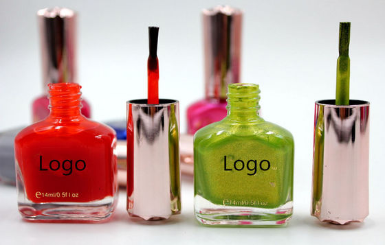 La marque de distributeur a adapté le vernis à ongles aux besoins du client, le vernis à ongles de gel de femmes 14ml