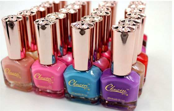 La marque de distributeur a adapté le vernis à ongles aux besoins du client, le vernis à ongles de gel de femmes 14ml