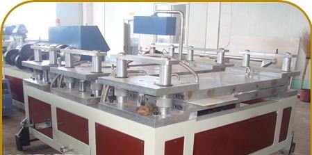 Machine en plastique d'extrusion de vis jumelle, chaîne de production de conseil de WPC